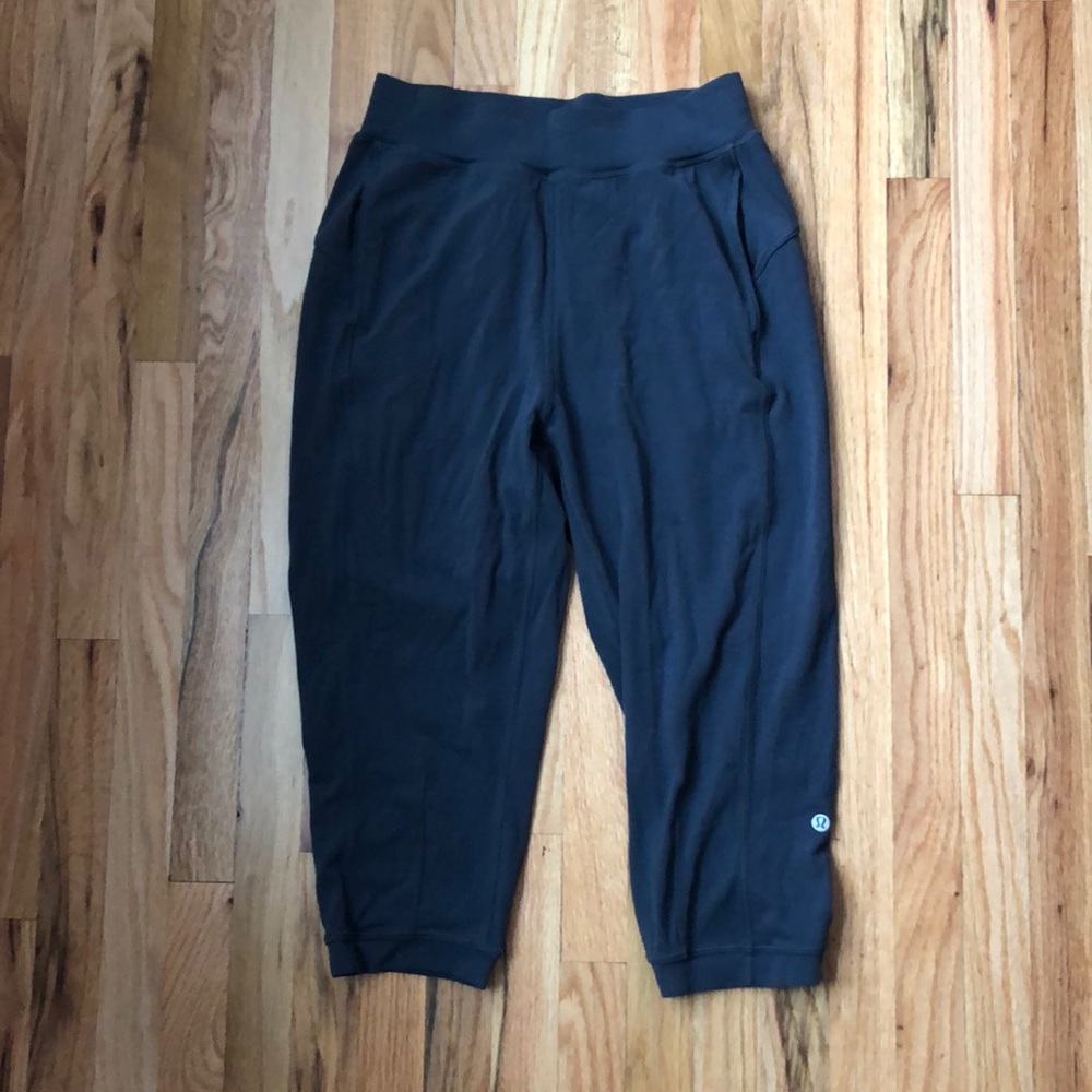 Lululemon grey Capri pants